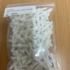 Beli T konektor za 4x3mm cevko za barvo E1214-1